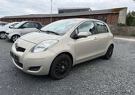 Toyota Yaris Cool(DAIHATZU. CHARADE)