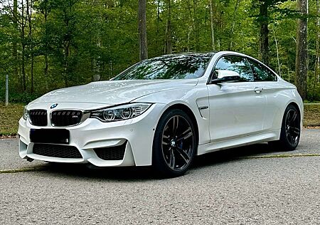 BMW M4 Coupe DKG