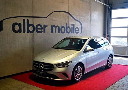 Mercedes-Benz B 180 Progressive 26700Km LED Navi Kam Spur ACC
