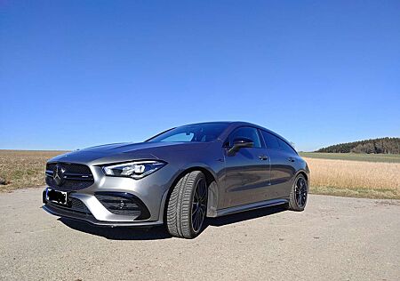 Mercedes-Benz CLA 35 AMG AMG CLA 35 4Matic Shooting B AMG Speedshift 7G-DCT