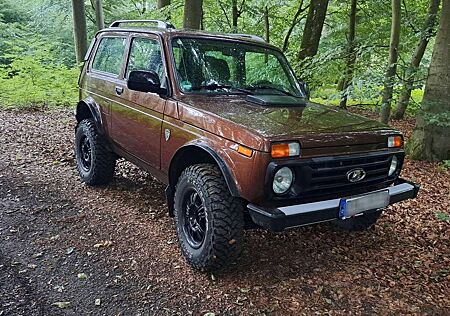 Lada 4x4 Bronto 21214