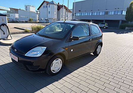 Ford Fiesta *Neu*Nur knapp 64330 km *1 Hand * Klima