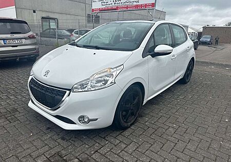 Peugeot 208 Active,Navi,Kamera,Panorama,Euro5