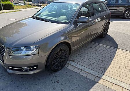 Audi A3 Sportback 1.6 TDI Attraction Klima,PDC,SHZ