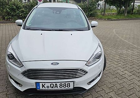 Ford Focus TITANIUM Turnier 2.0 TDCi DPF