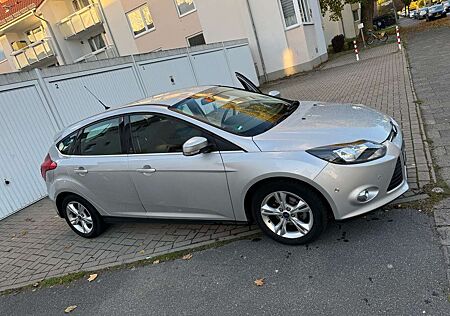 Ford Focus 1.0 EcoBoost Start-Stopp-System Champions Edition