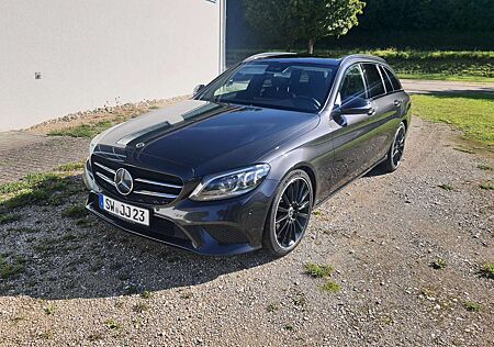 Mercedes-Benz C 300 d T 9G-TRONICAvantgarde