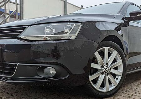 VW Jetta Volkswagen 1.6 TDI DSG Highline