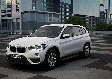 BMW X1 xDrive 25e Advantage LED StHzg Navi ParkAss RFK Hi