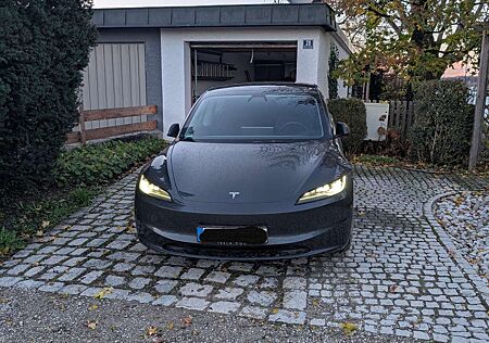 Tesla Model 3 Highland Stealth Grey