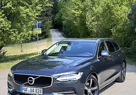 Volvo V90 D4 AWD Geartronic Momentum Pro