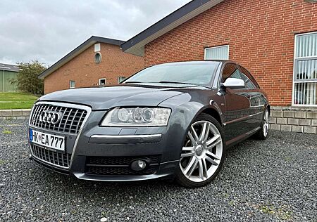Audi S8 5.2 quattro