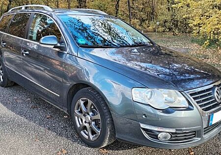 VW Passat Variant Volkswagen /Highline/Navi/ParkAssi/Leder/Temp