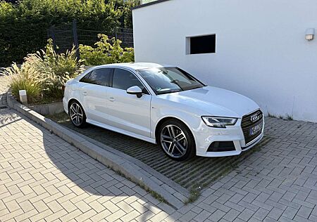 Audi A3 40 TFSI Limousine quattro S tronicsport