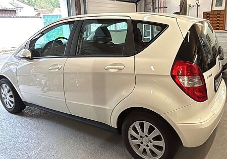 Mercedes-Benz A 160 BlueEFFICIENCY Avantgarde