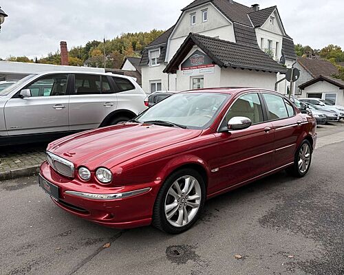 Jaguar X-Type 2.5 V6 Executive*AUT*NAVI*LEDER*TEMP*PDC*