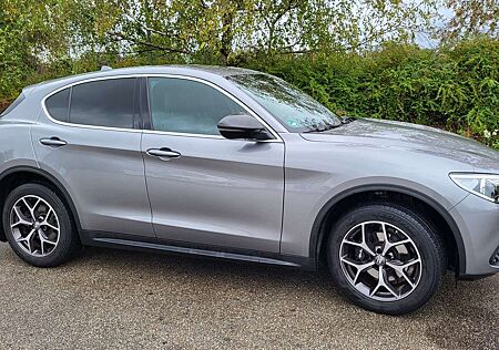 Alfa Romeo Stelvio Super Q4 Xenon DAB+ Spurhalte Navi