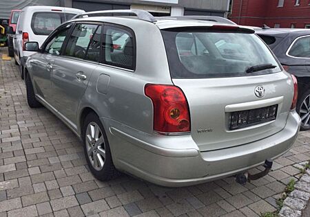 Toyota Avensis Kombi 2.0 D-4D Sol