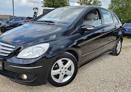 Mercedes-Benz B 170 Leder* AHK* 2xPDC* Sitzheizung*