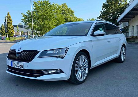 Skoda Superb Combi 2.0 TSI DSG 4x4 206kW *NAVI*LEDER*ACC*AHK*