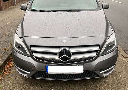Mercedes-Benz B 200 (BlueEFFICIENCY) 7G-DCT