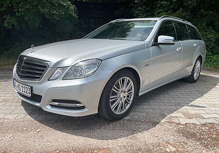 Mercedes-Benz E 300 E-Klasse T-Modell Diesel T CDI DPF BlueEFFICIENCY