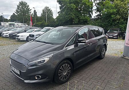 Ford S-Max Titanium = Automatik - 7 Sitzer - Ganzjahr