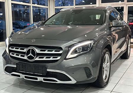 Mercedes-Benz GLA 180 URBAN *R-CAM*LED*NAVI*SZHZ*NAVI*T-LEDER*