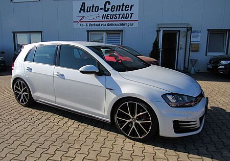 VW Golf Volkswagen VII Lim. GTI Performance BMT, LED, AHK..
