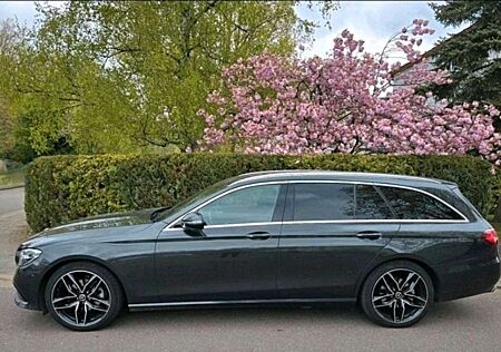 Mercedes-Benz E 200 d T 9G-TRONIC Avantgarde