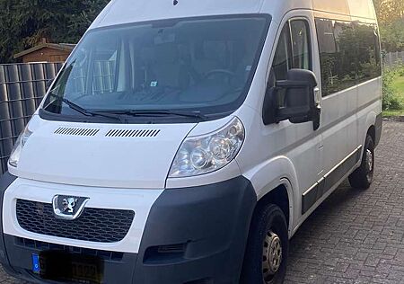 Peugeot Boxer 9 Sitzer von Privat - Klima und AHK