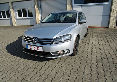 VW Passat Volkswagen Lim.1.4 TSI Trendline/Navi/93.000km