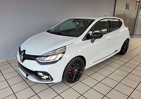 Renault Clio IV R.S. Sport Trophy, Akrapovic