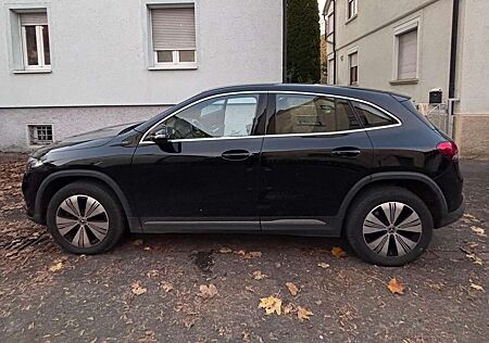 Mercedes-Benz EQA 250 EQA Edition 1