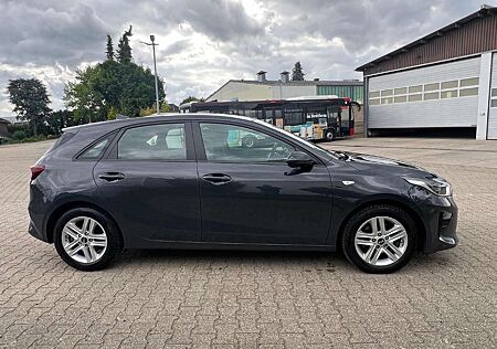 Kia Cee'd Ceed / 1.4 Edition 7 Emotion