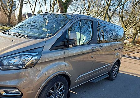 Ford Tourneo Custom 320 L1H1 VA Autm. Titanium