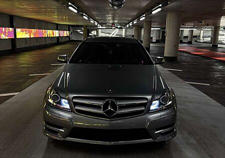 Mercedes-Benz C 220 CDI DPF Coupe BlueEFFICIENCY 7G-TRONIC Edition 1