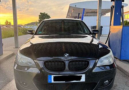 BMW 523i 523