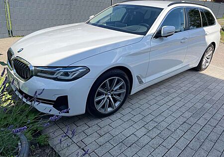 BMW 530d 530 +xDrive+Touring+Aut. Massage, Leser