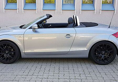 Audi TT 2.0 TFSI Roadster *S Line-Xenon-18 Zoll-1.Hd*