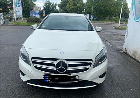 Mercedes-Benz A 180 (BlueEFFICIENCY)