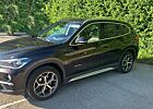 BMW X1 sDrive18d xLine Aut. +8fach bereift+Dachbox+Reling