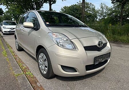 Toyota Yaris SOL 1.HAND+AUT +LÜCKENLOSE SERVICEHISTORIE