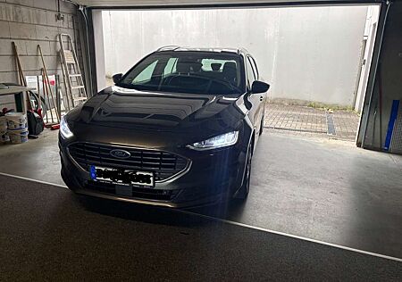 Ford Focus Turnier 1.5 EcoBlue Start-Stopp-System Aut. TITANI
