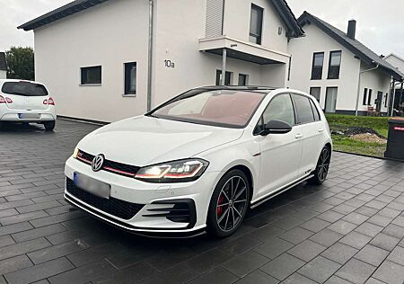 VW Golf GTI Volkswagen Golf VII 5-Türer TCR 2.0 TSI OPF DSG