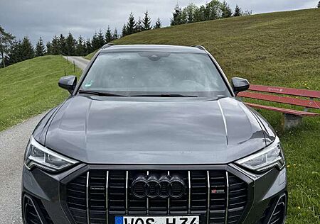 Audi Q3 40 TFSI quattro S tronic S-Line