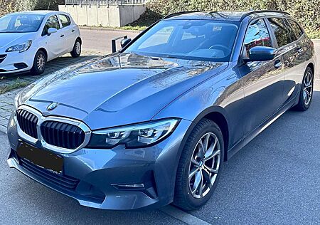 BMW 320d 320 +Touring+xDrive+Aut.+Advantage