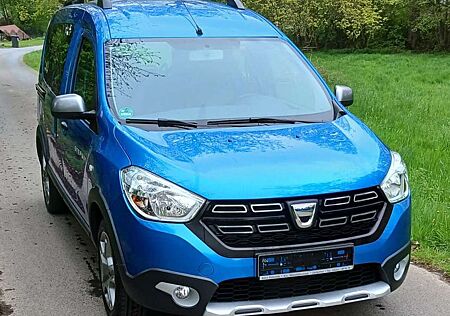 Dacia Dokker SCe 100 Stepway Celebration