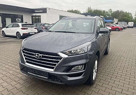 Hyundai Tucson Advantage AHK abnehmbar 1.6 Benzin Navi