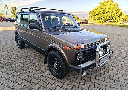 Lada Taiga Niva 5-trg. LANG 4x4 Klima Dotz A/T LED